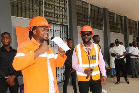 EDM E MR. BOW REALIZAM PALESTRA SOBRE O USO EFICIENTE DE ENERGIA