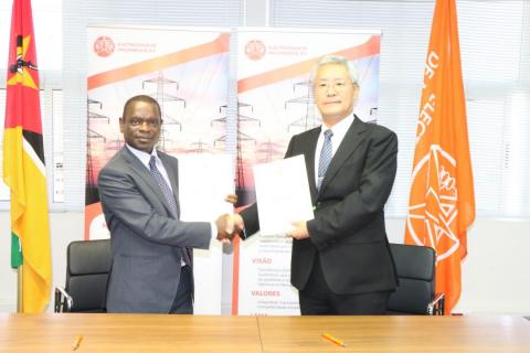 A EDM e a Chubu Electric Power, uma gigante japonesa do sector eléctrico, acabam de renovar a parceria, através de um acordo de três anos assinado entre as partes na tarde do dia 17 de Outubro do ano corrente, em Maputo.